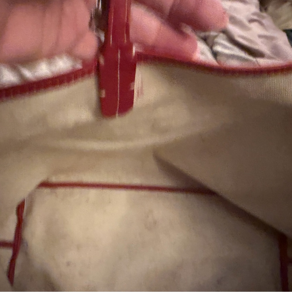 Red Designer-Pattern Tote with Matching Pouch - Picture 8 of 12